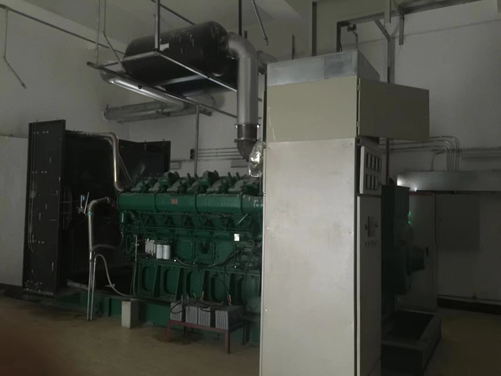 柴油發(fā)電機(jī)組負(fù)荷低，排氣管滴油的原因